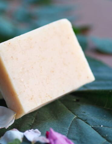 สบู่ธรรมชาติ แบบกวนเย็น กลิ่นน้ำนมข้าวโอ๊ต ขายส่ง 50 ก้อนขึ้นไป