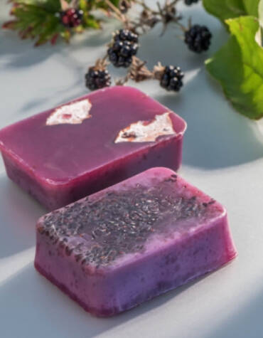 สบู่ธรรมชาติแฮนเมดกลิ่นผลไม้ กลิ่นองุ่น สำหรับผิวกาย แพ็ค 2 ก้อน