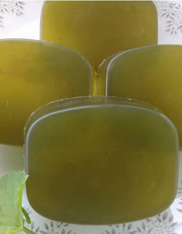 สบู่ใบบัวบก แตงกวา สูตรเข้มข้นลดสิวผิวใส ขายส่งแพ็ค 12 ก้อน